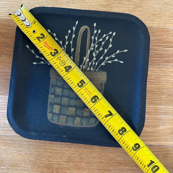 Donna White Decorative Plate Woven Basket Willows Country Home Spoon Rest - Picture 5 of 5